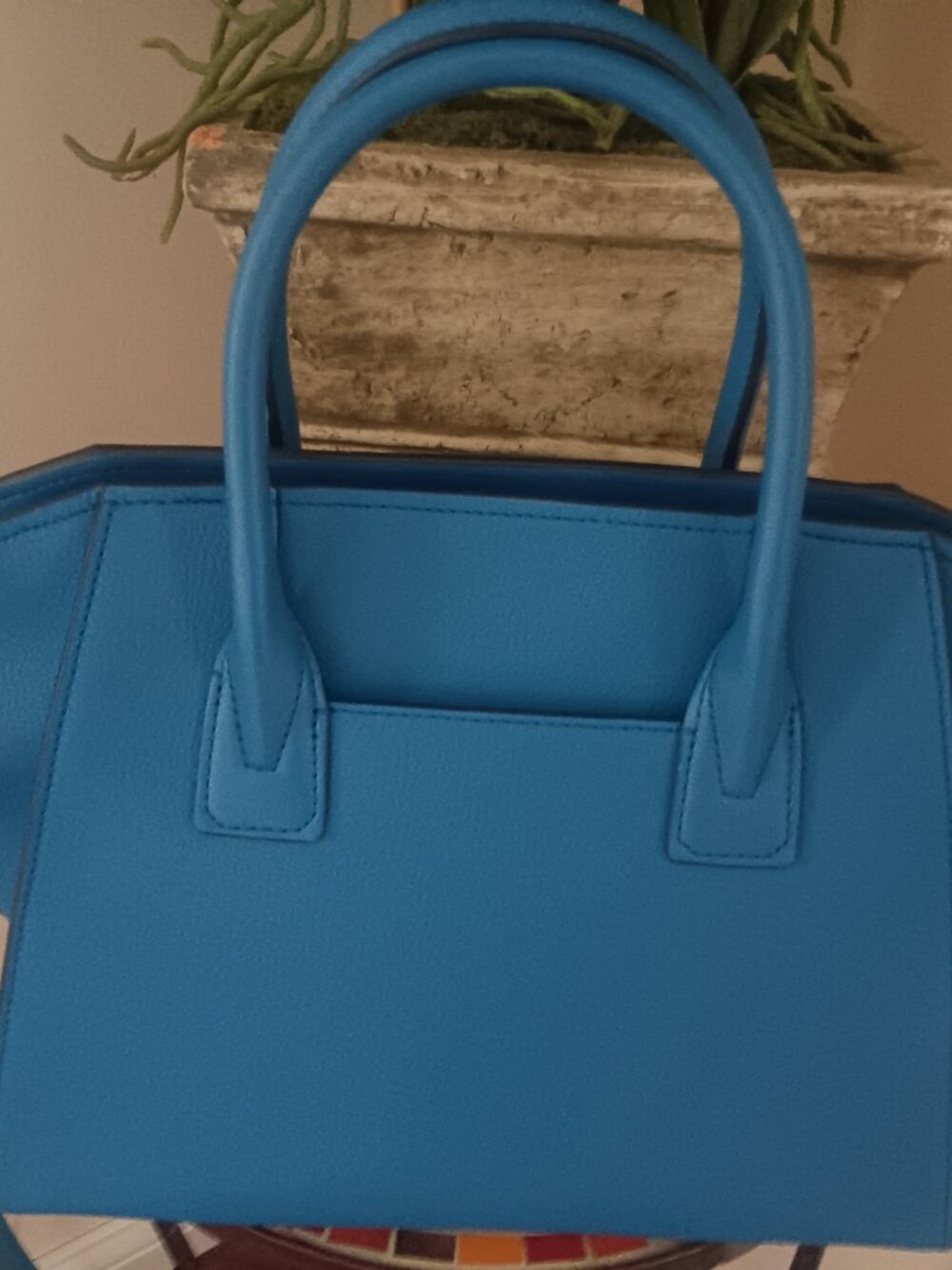 Michael Kors Large Avril Satcel - Picture 2 of 8